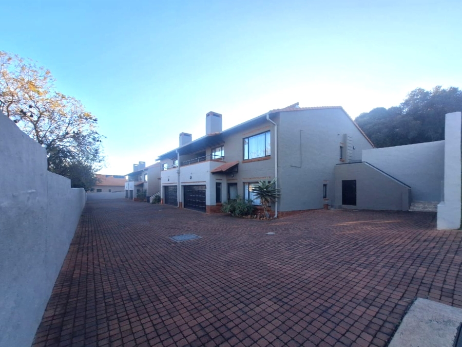 To Let 4 Bedroom Property for Rent in Xanadu Eco Park North West